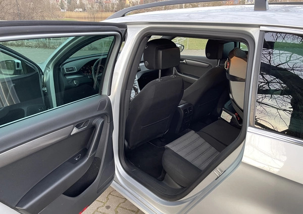 Volkswagen Passat cena 32999 przebieg: 349000, rok produkcji 2014 z Warszawa małe 497
